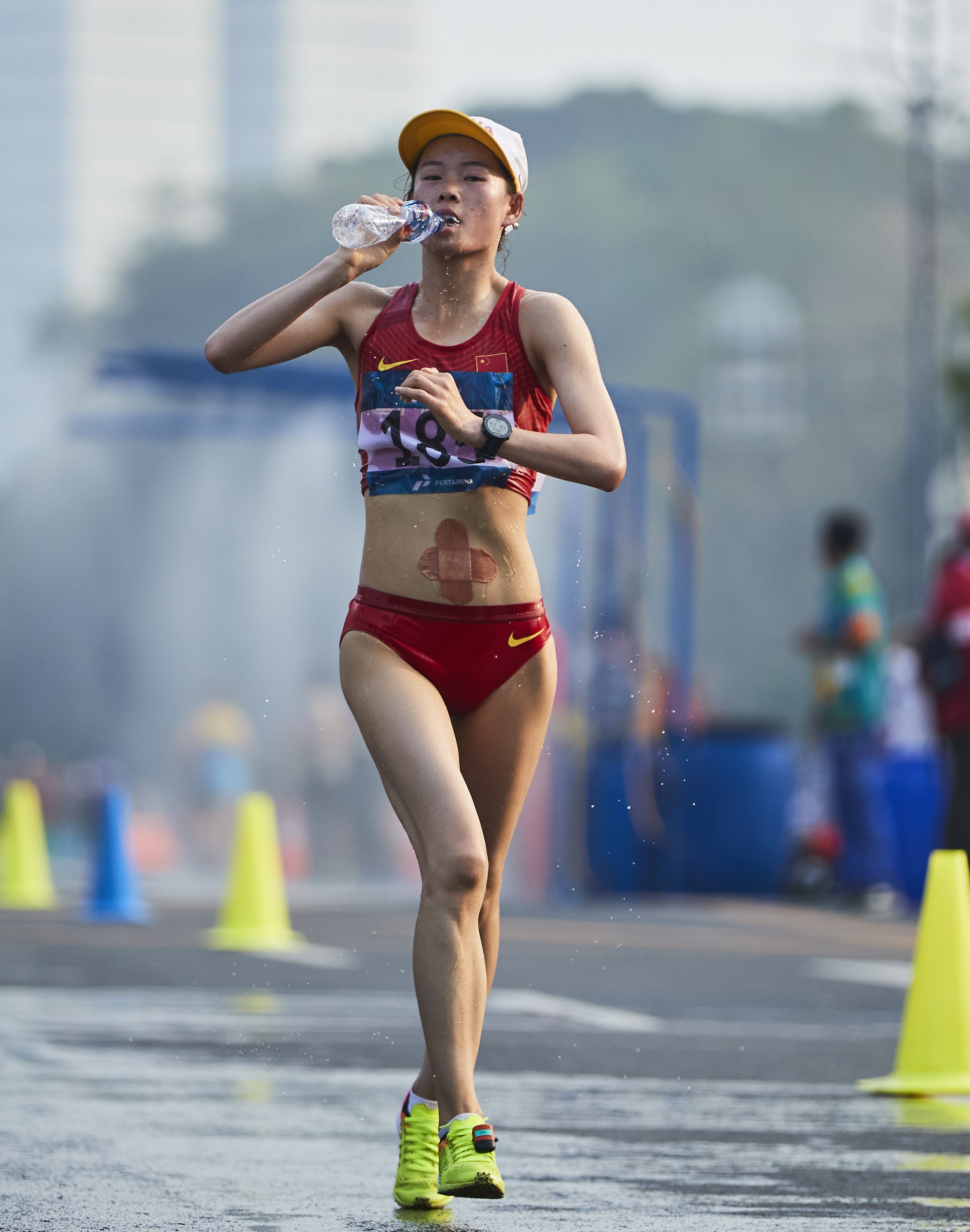 雅加达亚运会女子20公里竞走青海运动员切阳什姐夺银