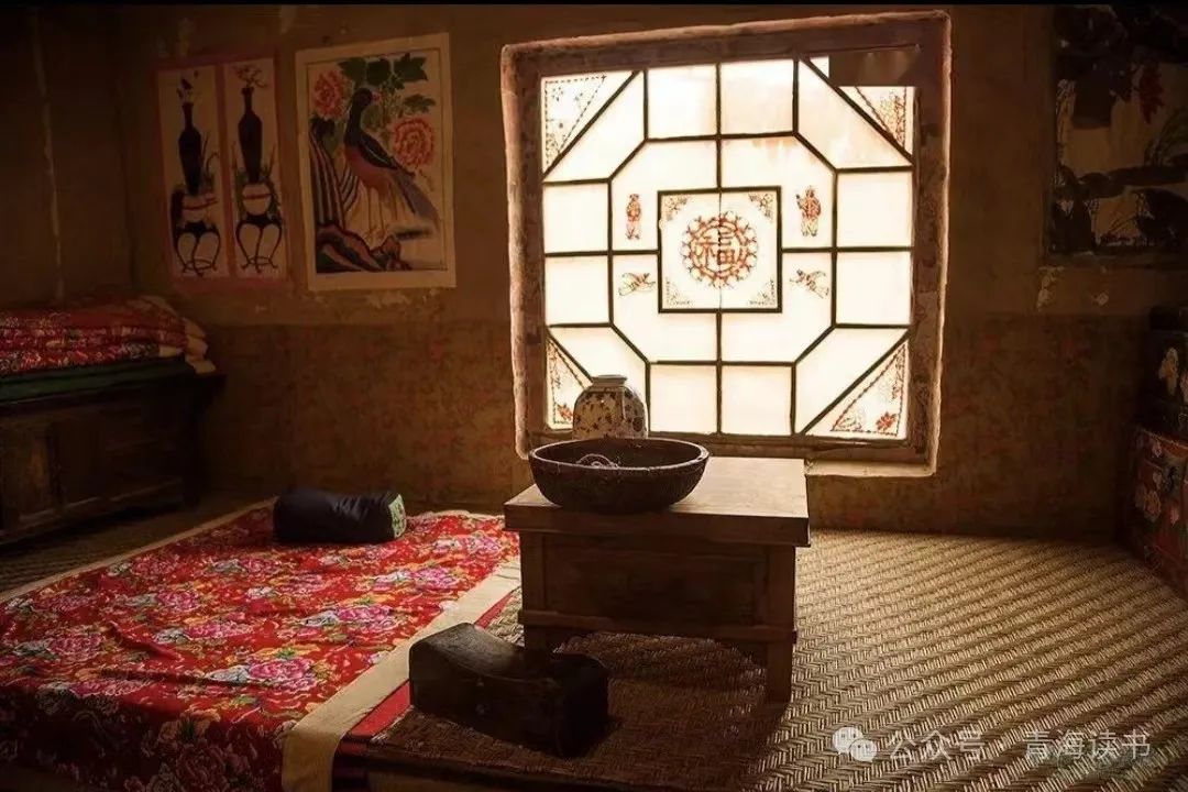 梦境交织，与逝去亲人共眠的温馨与炕洞之火的心灵启示
